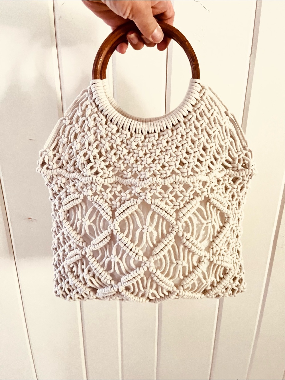 Handwoven Macramé Boho Cream Hand Bag with Wooden Handles - Picture 1 of 7